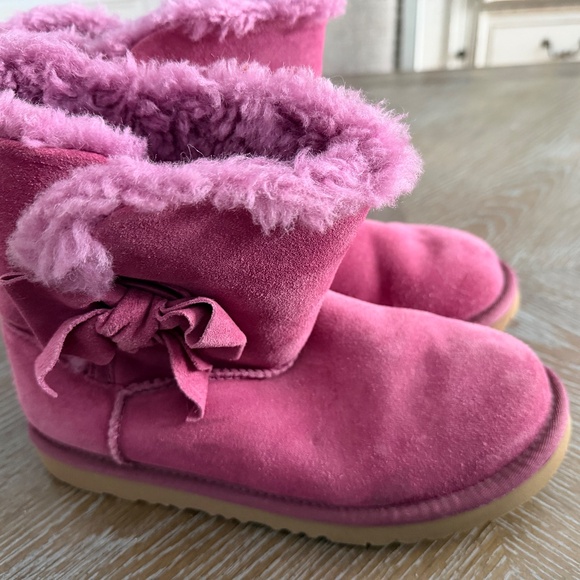 Pink Bow Tie Uggs - Picture 4 of 7